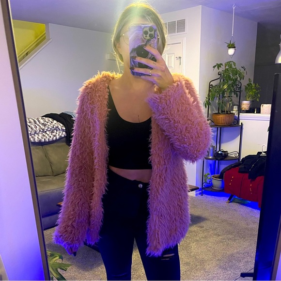 Faux fur coat - Picture 3 of 6